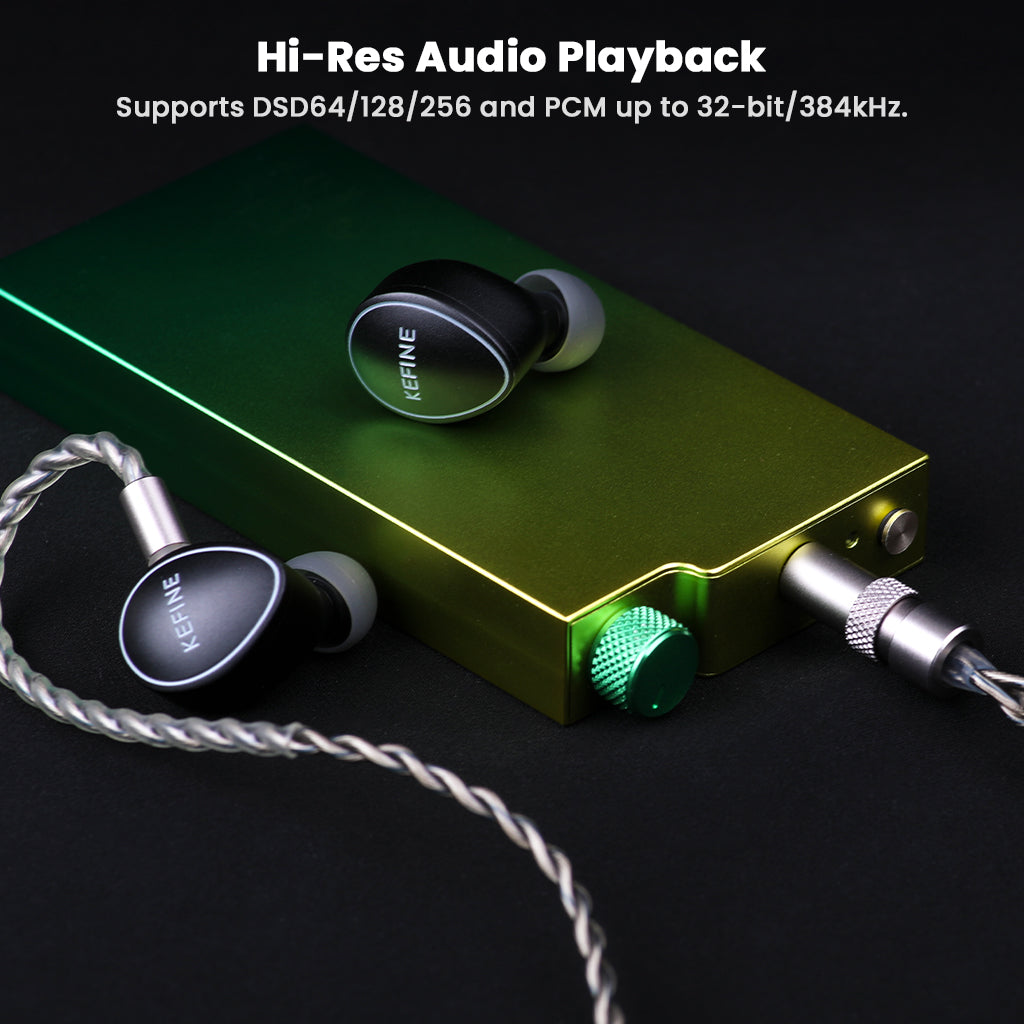 Dethonray Clarinet Lite DAC connected to IEMs, supporting Hi-Res audio playback with DSD and PCM up to 32-bit/384kHz.