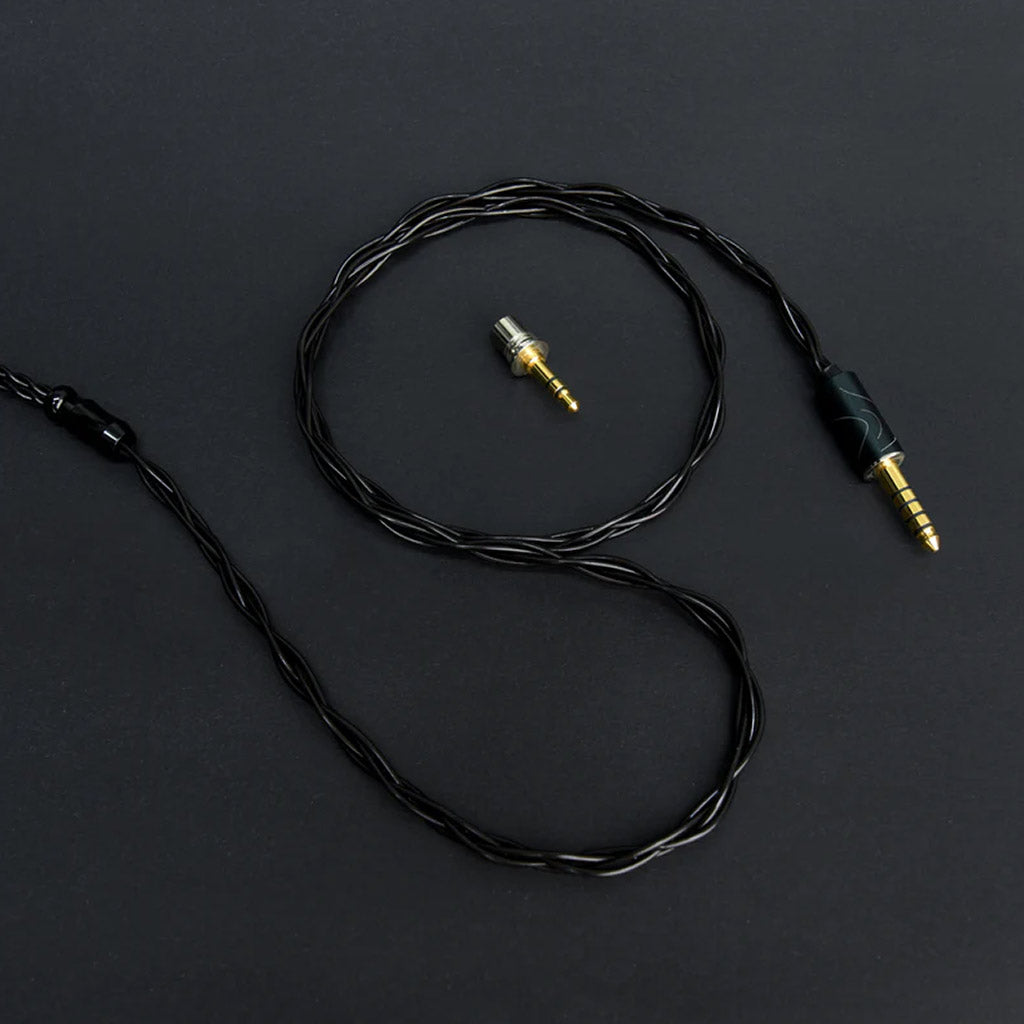 SYMPHONIUM Audio- Giant IEM (Launch Edition) cable with 4.4mm and 3.5mm plugs, offering versatile connectivity for high-end audio setups.