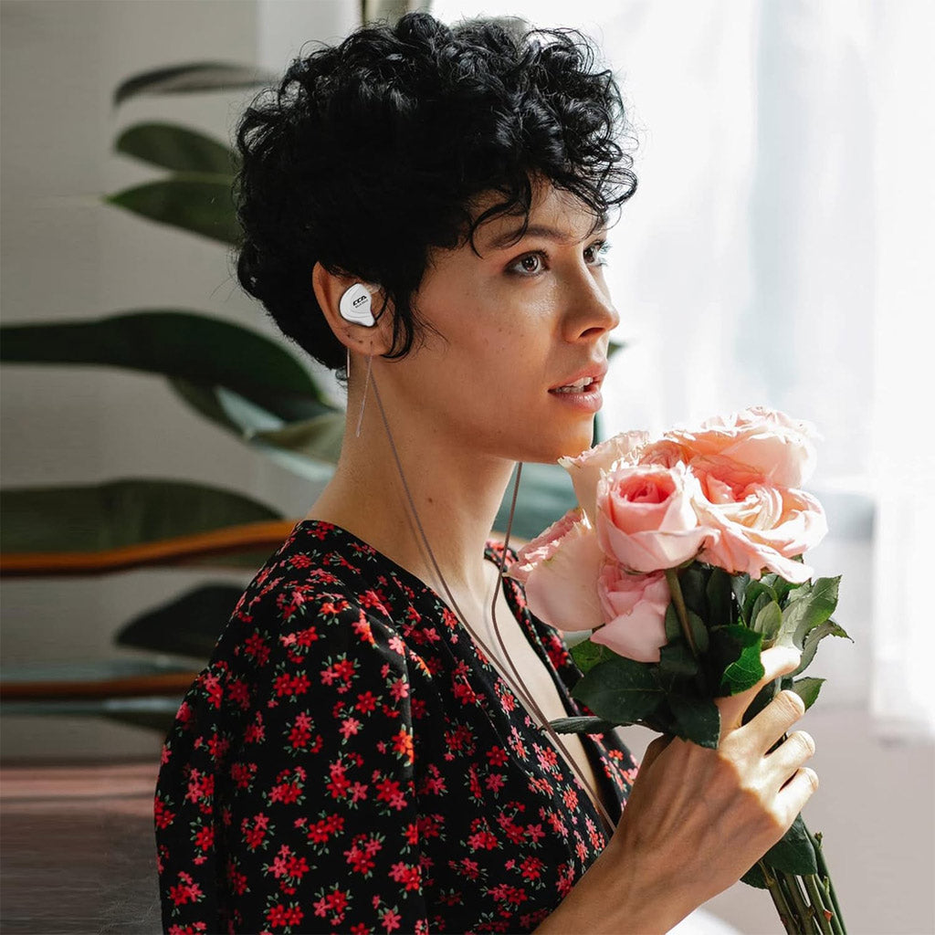 CCA C10 Wired IEM ear look