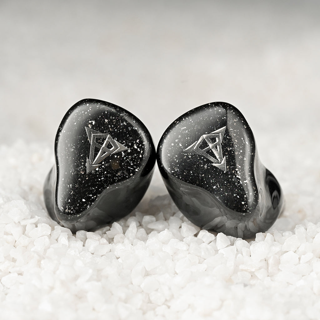 Hisenior Mega7 In-Ear Monitors with glittery black faceplates and ergonomic contours, perfect for audiophiles seeking clarity and comfort.