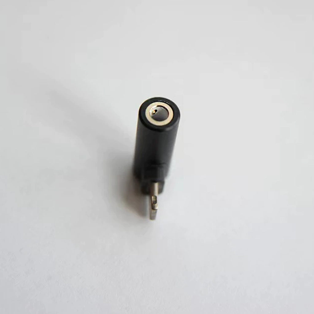 Concept-Kart-Meenova-Lighting-Male-to-3.5mm-Female-Audio-Adapter-Black-2-_1