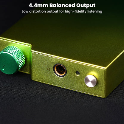 4.4mm balanced output port on Dethonray Clarinet Lite DAC ensures low distortion and high-fidelity audio playback.