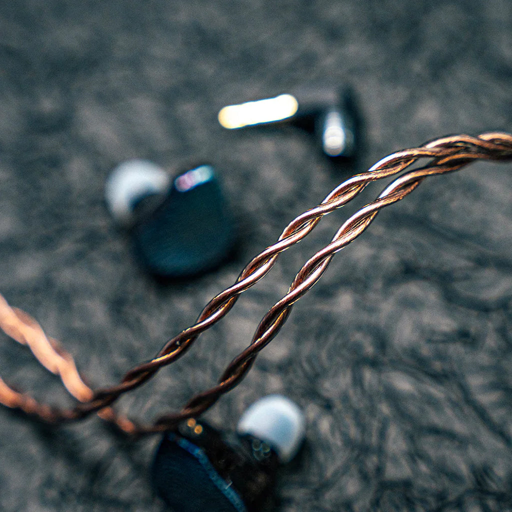 Concept-Kart-7HZ-Aurora-1DD_1Planar_2BA-IEM-1-_7