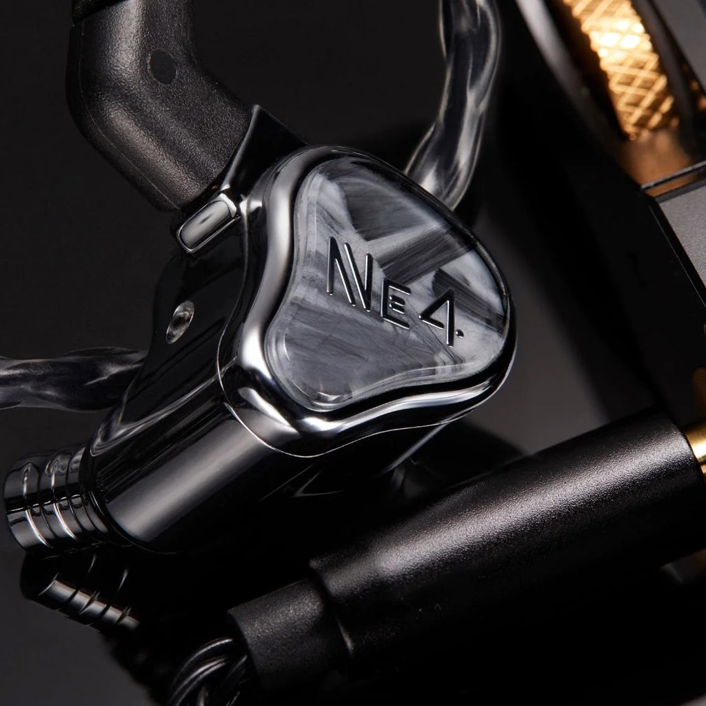 Concept-Kart-FIR-AUDIO-Neon-4-IEM-Silvr-1-_6