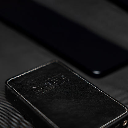 Concept-Kart-Questyle-CMA18-Leather-Case-Black_1_e4286716-3cf1-4444-b4b3-4ed21bf90d5b