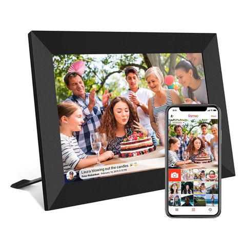 FRAMEO Smart Photo Frame in black finish displaying birthday celebration, with mobile app interface for real-time photo updates.