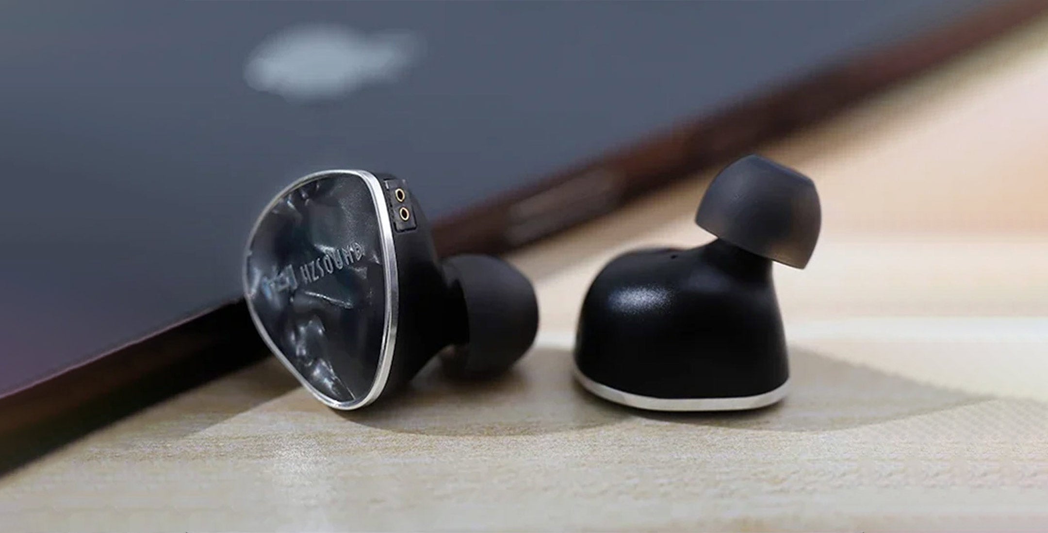 Hzsound luna iem black 04 2