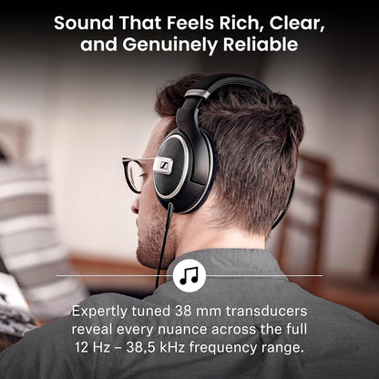 Sennheiser HD 599 SE headphones featuring 38 mm transducers for rich, clear sound across a 12 Hz – 38.5 kHz frequency range.