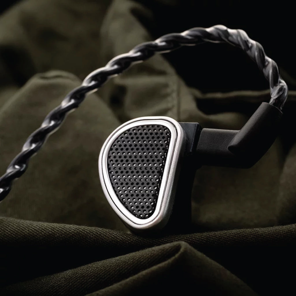 Concept-Kart-64Audio-Duo-Wired-IEM-Black-1_17