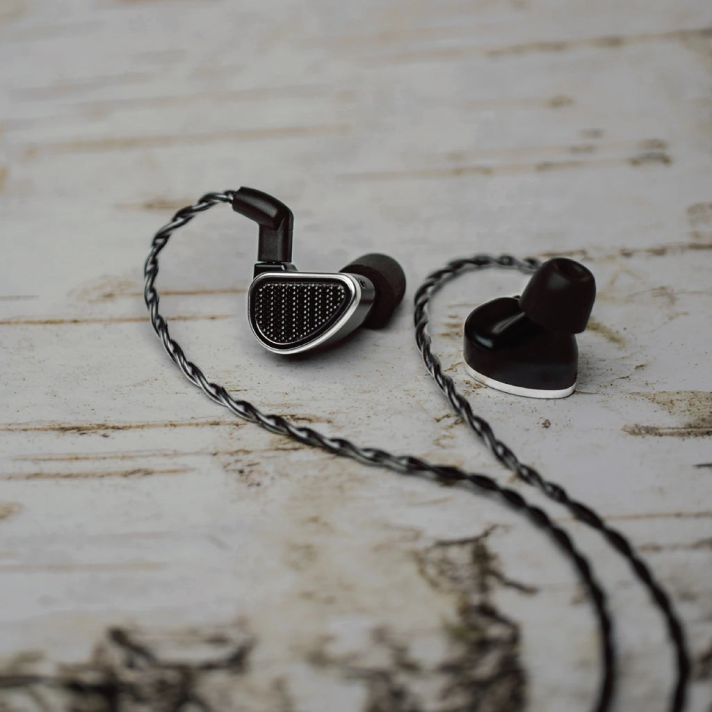 Concept-Kart-64Audio-Duo-Wired-IEM-Black-1_4