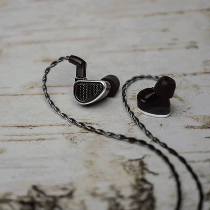 Concept-Kart-64Audio-Duo-Wired-IEM-Black-1_4