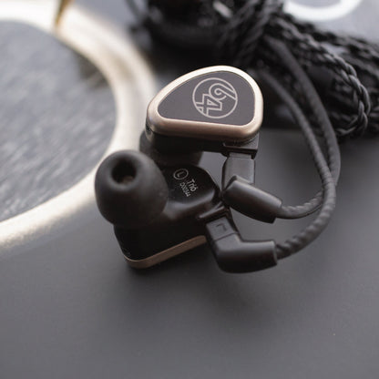 Concept-Kart-64Audio-Trio-Wired-IEM-Black-1_4