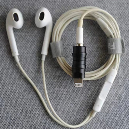 Concept-Kart-Meenova-Lighting-Male-to-3.5mm-Female-Audio-Adapter-Black-1-_6