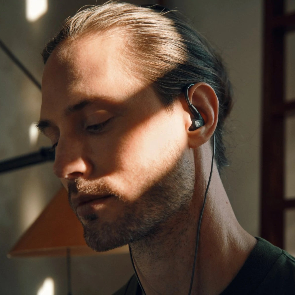 Concept-Kart-Sennheiser-IE300-Wired-IEM-Black-1_7