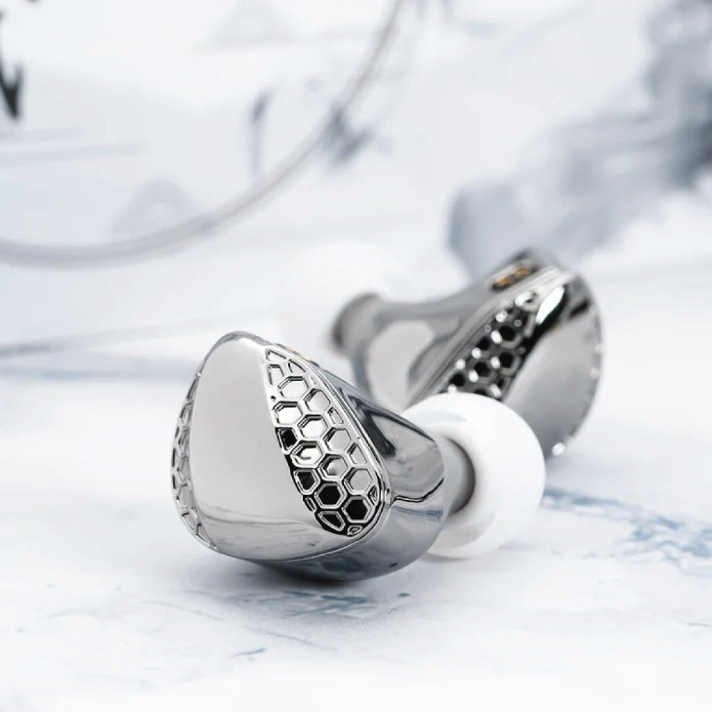 Concept-Kart-TANGZU-SHIMIN-LI-Wired-IEM-Silver-1_29