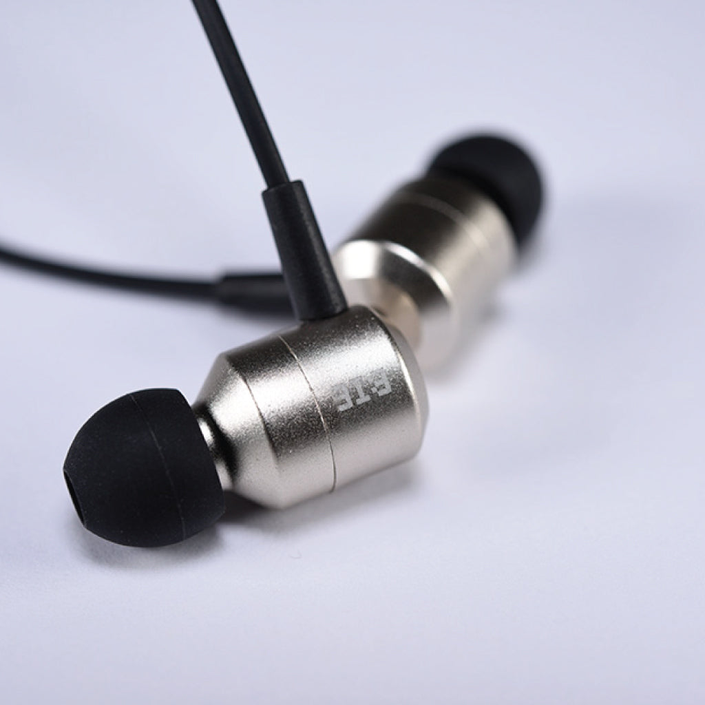 Concept-Kart-Venture-Electronics-Bonus-IE-Wired-Earphone-with-Mic-Silver-0_5