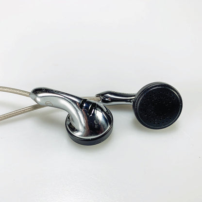 Concept-Kart-Venture-Electronics-Monk-SM-Wired-Earbuds-Silver-0_2